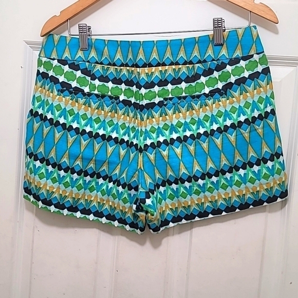 J.CREW WOMEN'S MULTICOLOR GEOMETRIC PRINT LINE BLEND SHORTS SIZE 8 - Picture 3 of 9